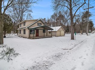 8496 Mill St, Onekama, MI 49675