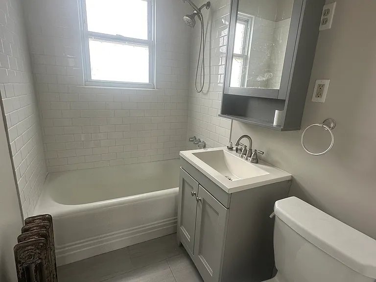 263 E 22nd St #2 — Photo 8