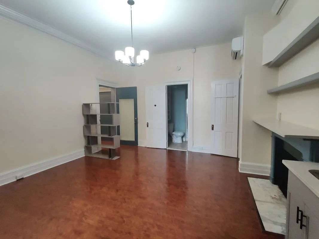 Building Photo - 6 E Franklin St #3