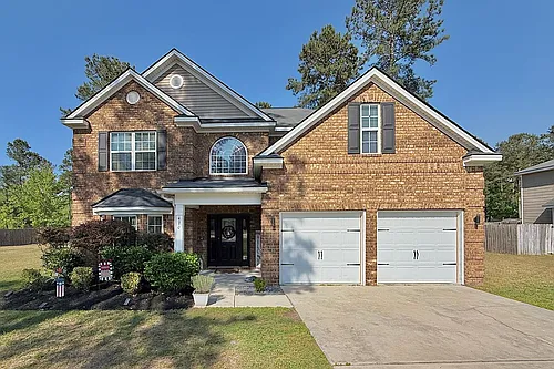 470 Briarcrest Dr NE Photo 1