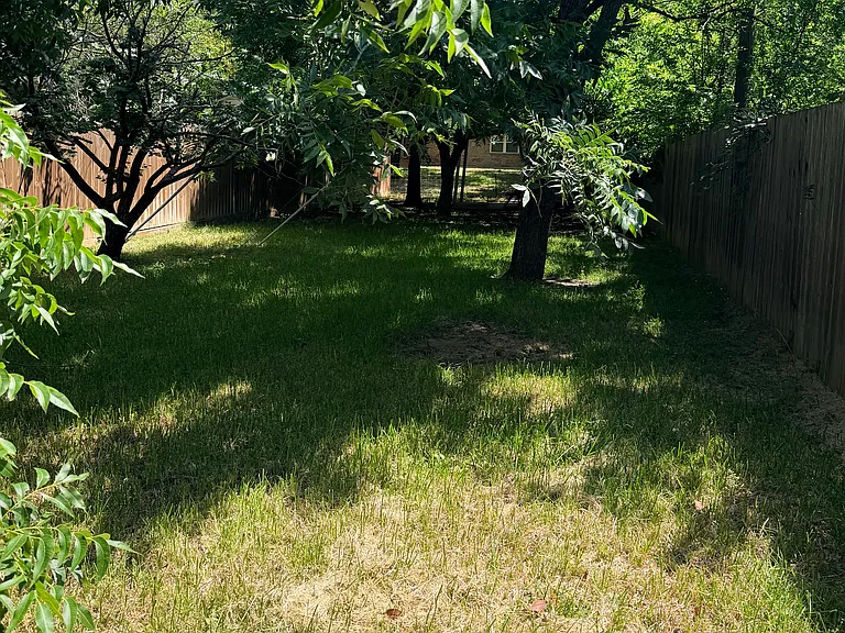 607 Estes Dr — Photo 7