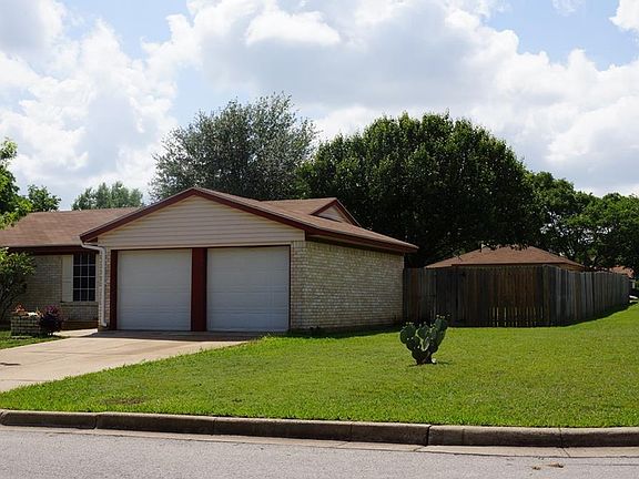 2nd image of 428 Black Oak Ln