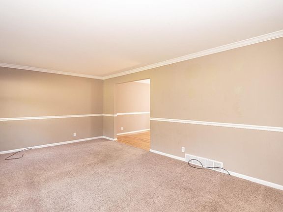 3rd image of 1029 Birney Ln