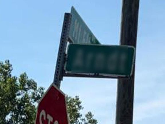 4th image of 3339 Arndt St