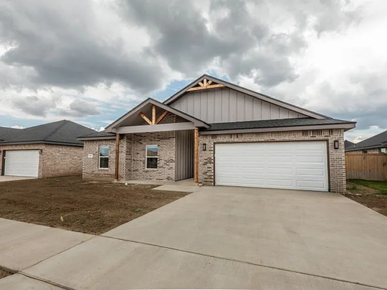7627 Hudson Way — Photo 3