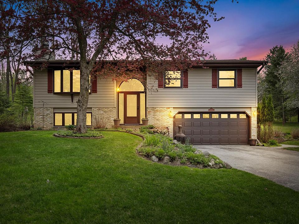 1st image of 4953 Lake DRIVE