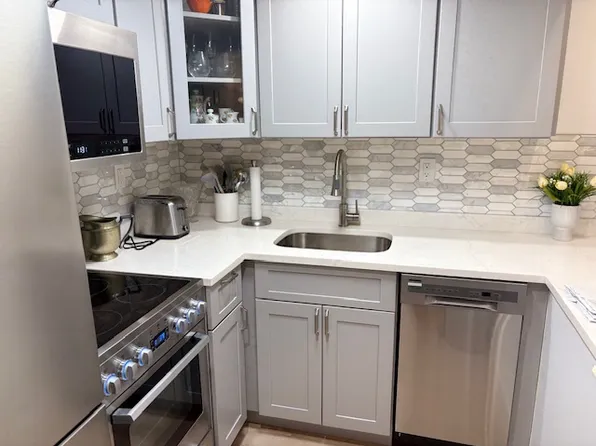 9977 Shore Road image 3 of 9