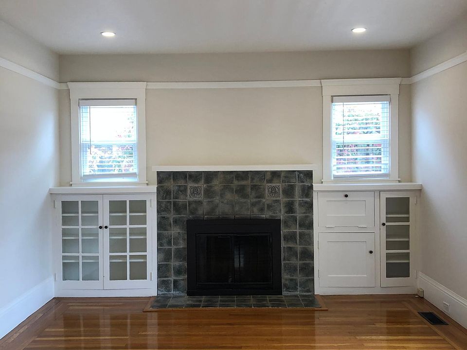 1st image of 427 Clinton St #427