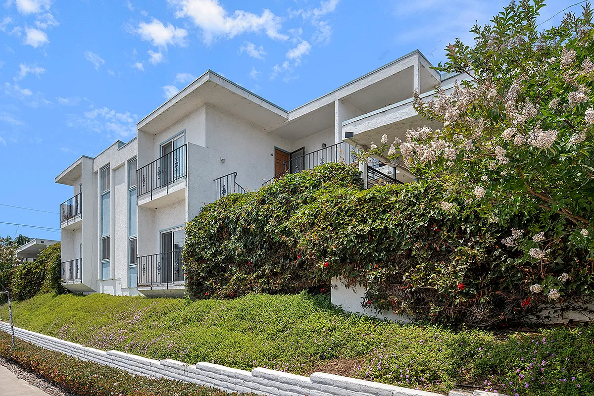 2 bed, 756 sqft, $3,000 — Photo 3
