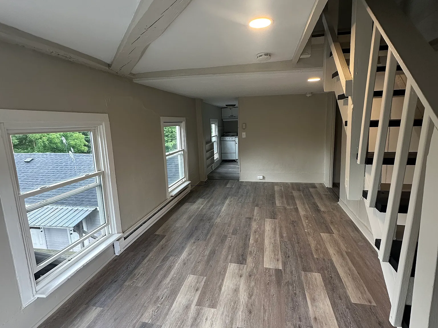 Studio, $875 — Photo 4
