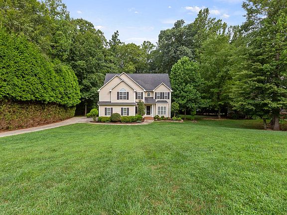 4th image of 6982 Bethesda Ct