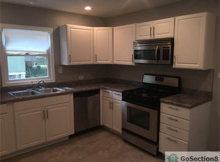 13439 S Sacramento Ave, Robbins, IL 60472