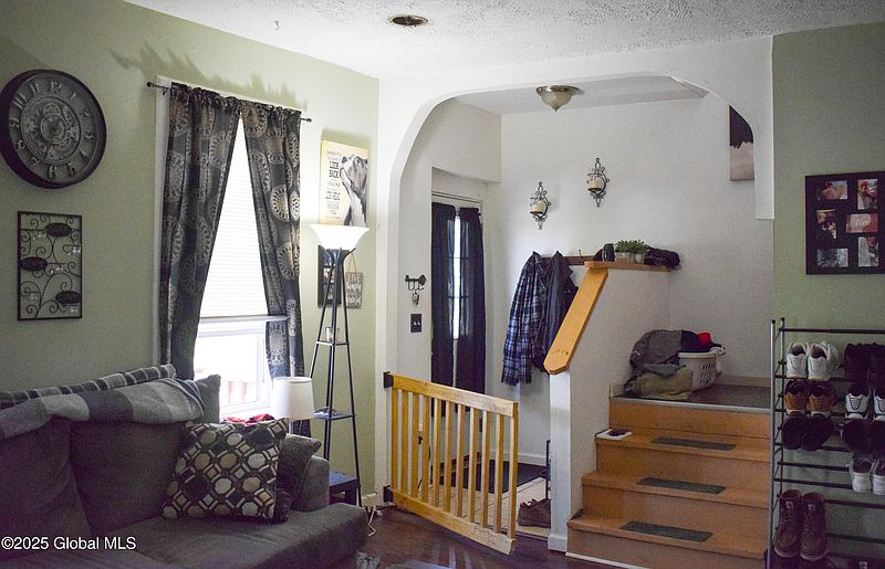 4th image of 25 N Melcher Street