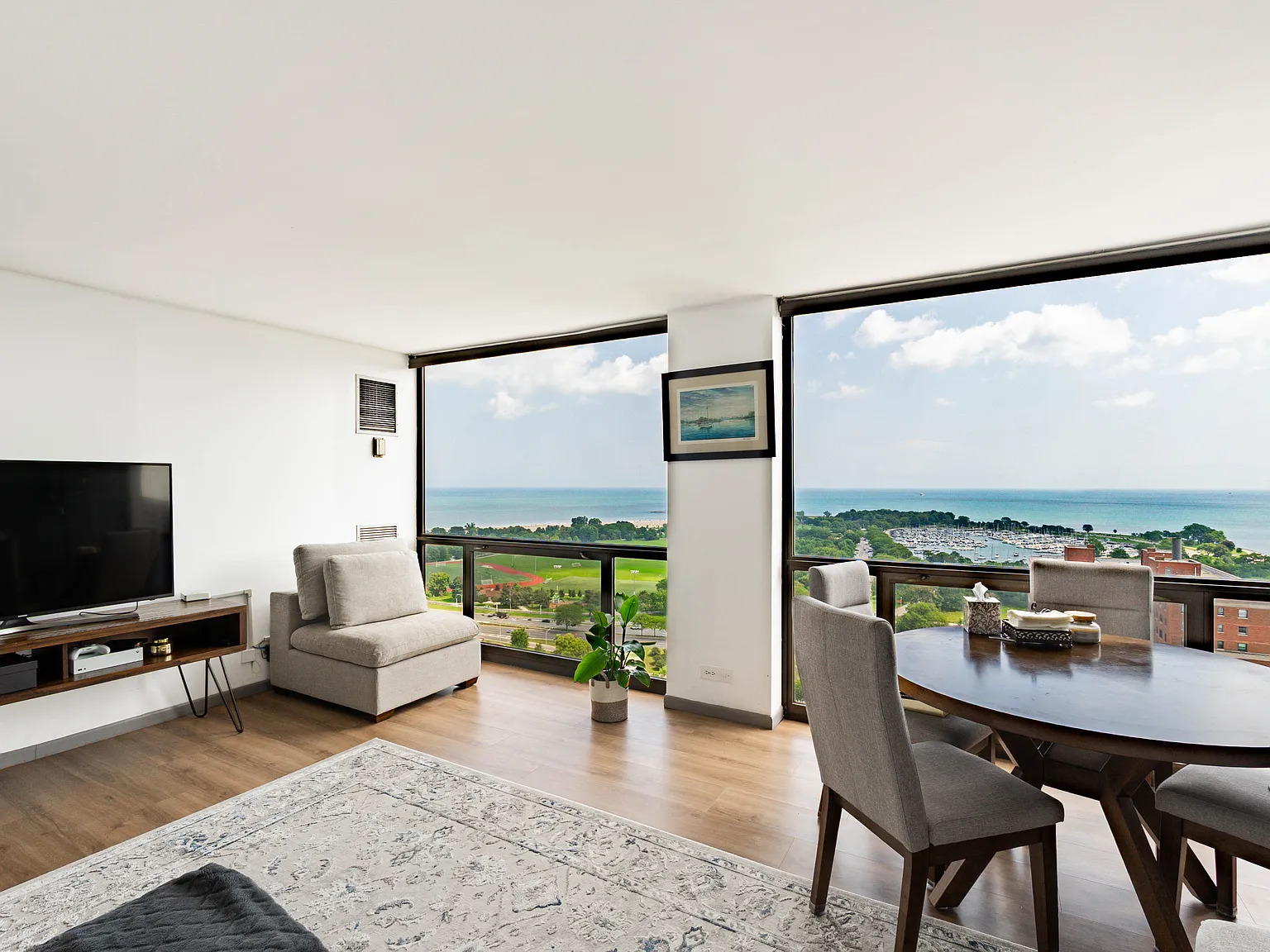 1 bed, 800 sqft, $2,500 — Photo 3