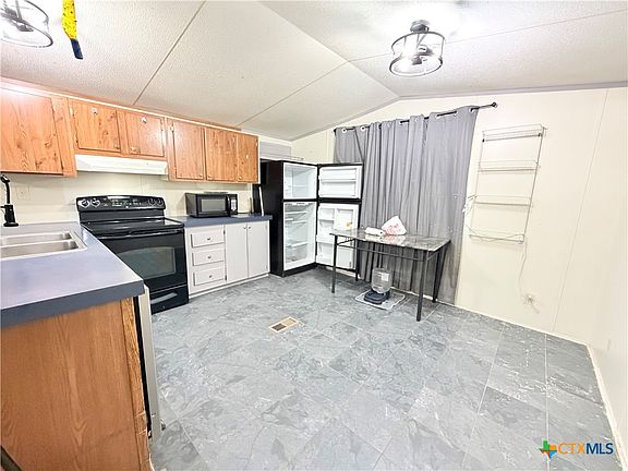 3rd image of 204 Hope St