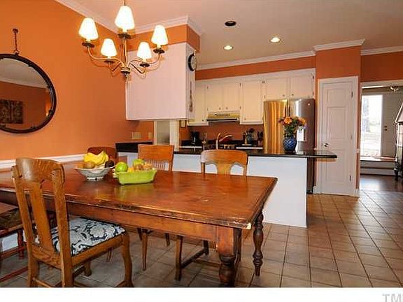 5th image of 104 Old Forest Creek Dr