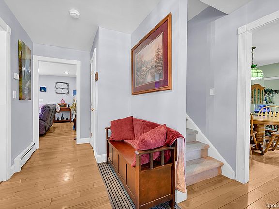 3rd image of 1285 Lakes Road