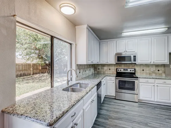 213 Long Shadow Ln, Mesquite, TX 75149