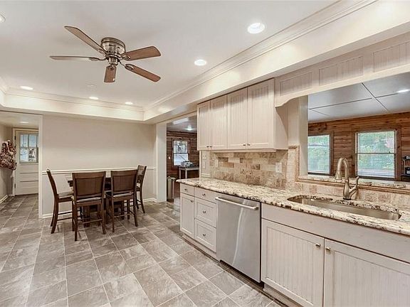 3rd image of 562 Cupelo Dr NW