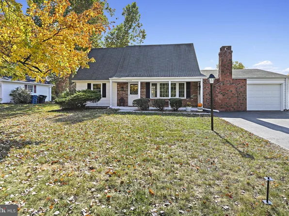 13303 Poplar Tree Rd, Fairfax, VA 22033