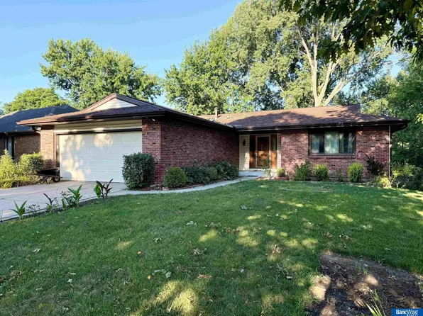 5321 S 67th St, Lincoln, NE 68516