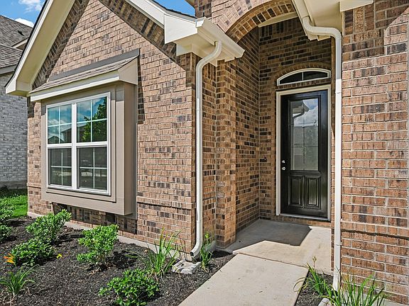 2nd image of 270 Smithsonian Ln