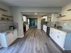1020 Bobbie Lee Dr — Photo 2