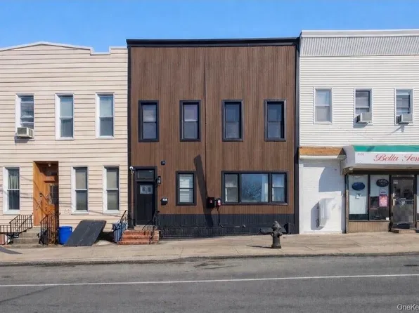 60-89 54th St #1, Maspeth, NY 11378