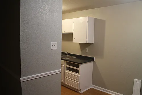 223 Kelsey Ave Photo 1