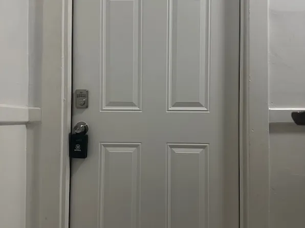 2700 Roslyn Ave #5, Baltimore, MD 21216