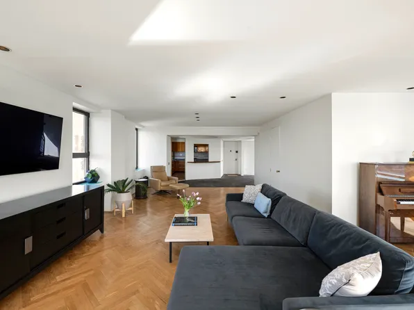 263 West End Avenue image 15 of 17