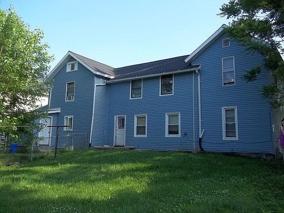 2nd image of 608 Evergreen St