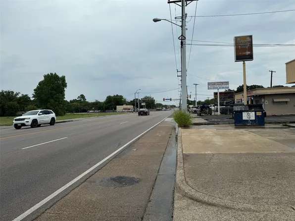 4308 E Belknap St, Fort Worth, TX 76117