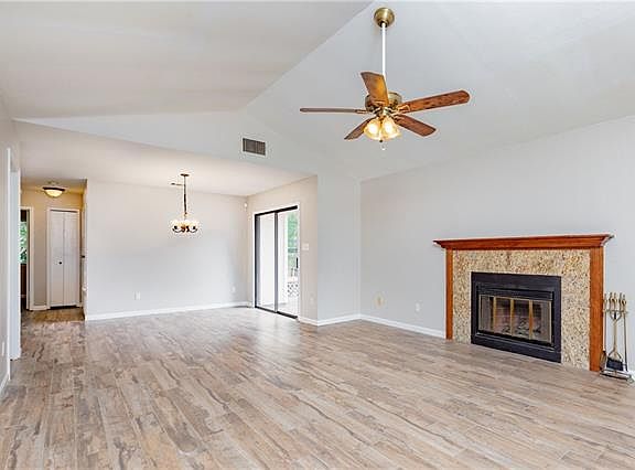 4th image of 2322 Klattenhoff Dr