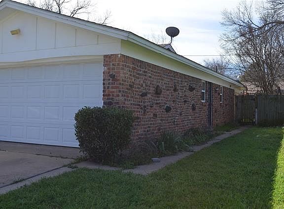 5th image of 2113 York Dr