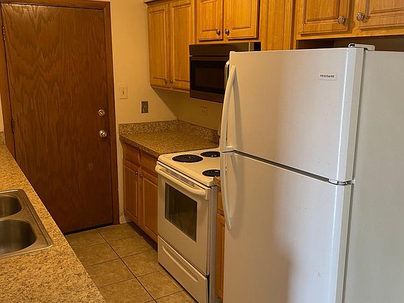 3rd image of 12810 Hill Dr APT 7