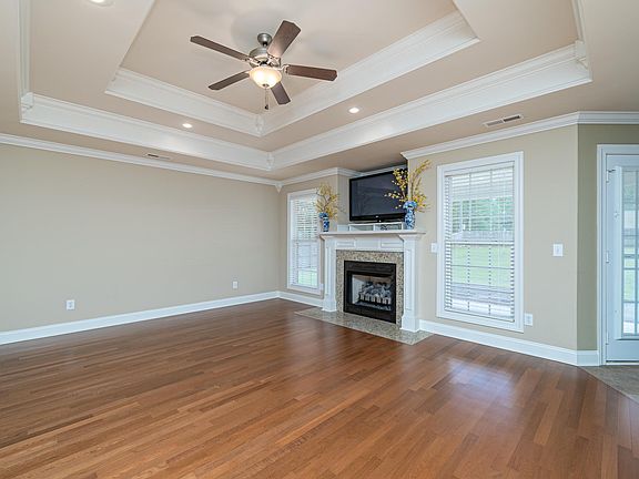 5th image of 212 Wes Ashley Dr
