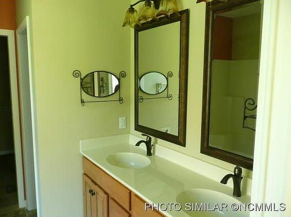 4th image of 33 Big Sky Ct