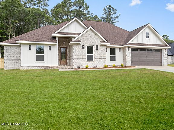 3rd image of 8417 Pine Cone Dr