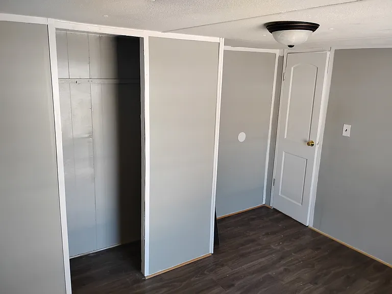 130 Washington Ln — Photo 5
