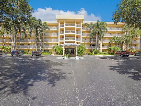 2nd image of 804 Cypress Grove Lane #310