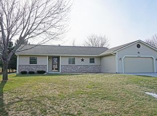 5515 Queens Way, Slinger, WI 53086