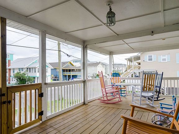 3rd image of 1201 Carolina Beach Ave N