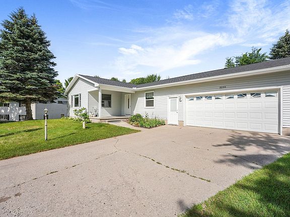 3rd image of 3235 Princeton Ct