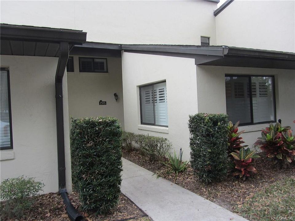 1st image of 1637 SE Paradise Cir W