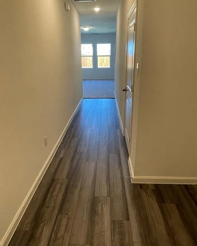 3 bed, 2.5 bath, 1826 sqft, $1,995 — Photo 3