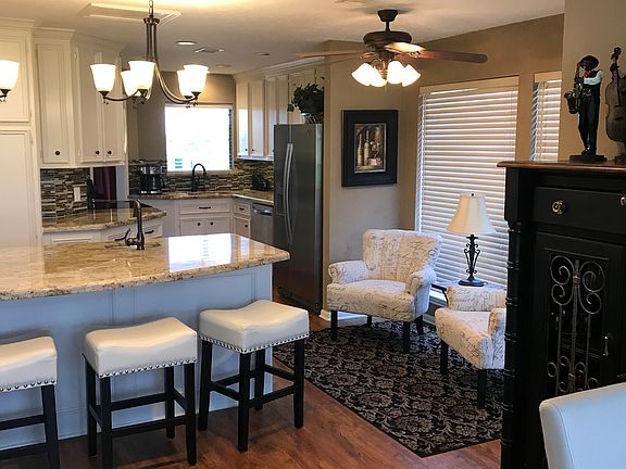 OPEN LIVING/KITCHEN/ KEEPING