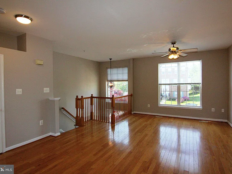 1917 Harpers Ct — Photo 5