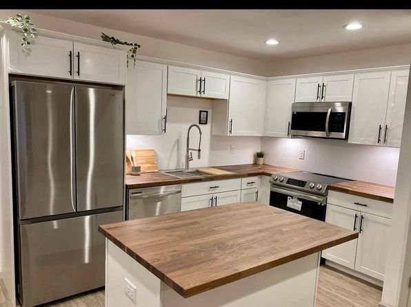 54 Thompson Poynter Rd #1