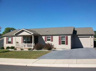 29 Millpond Dr, Stevens, PA 17578